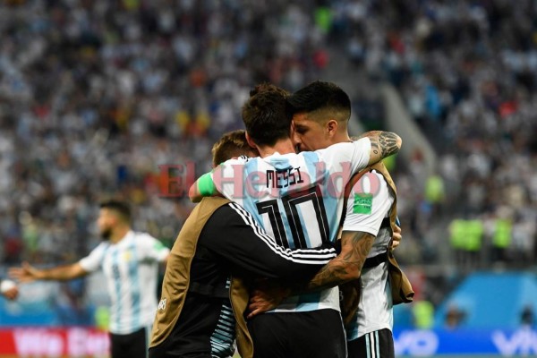 Rusia 2018: Los abrazos de Messi, Marcos Rojo y toda la selección de Argentina tras la clasificación a octavos