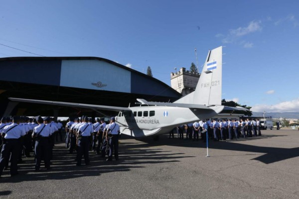 Así fue la donación de avión y cuatro helicópteros a la Fuerza Aérea Hondureña