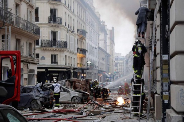 Las 12 fotos más impactantes de la explosión en una panadería de París