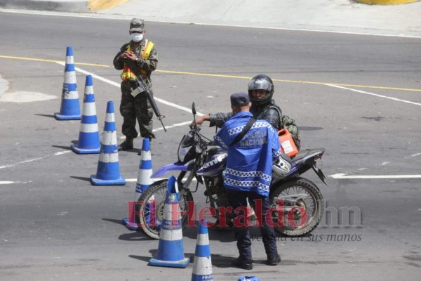 FOTOS: Estrictos operativos controlan toque de queda absoluto en la capital