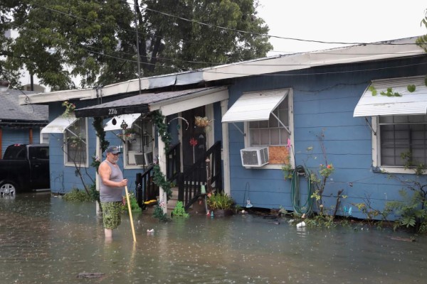 FOTOS: Harvey deja a Houston bajo agua, pero lo peor está aún por venir