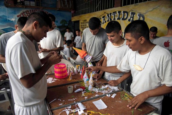 FOTOS: Así es la rehabilitación de expandilleros de la Mara Salvatrucha (MS-13) y Barrio 18 en la cárcel de El Salvador