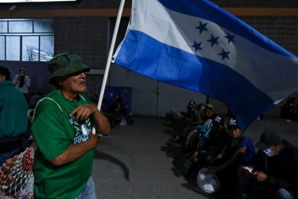 FOTOS: Caravana migrante saldrá desde Honduras en duro viaje hacia EE UU