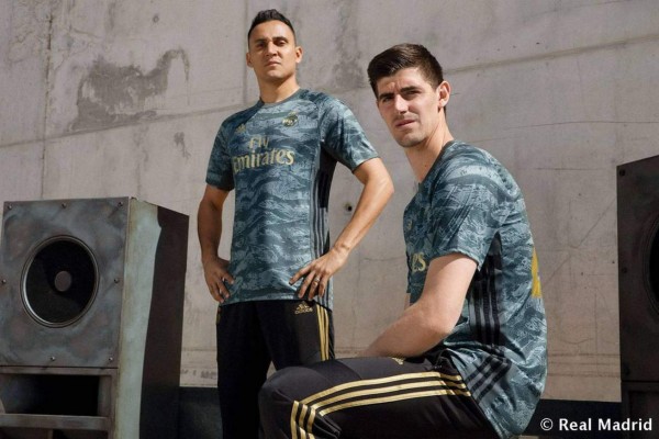 Real Madrid presenta su segunda camiseta para la temporada 2019-2020 y sorprende al incluir a Bale y a Keylor