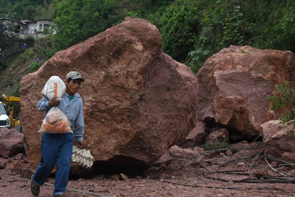 FOTOS: Lluvias causan derrumbes en la capital de Honduras