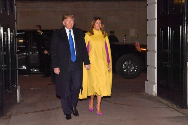 El criticado atuendo de Melania Trump durante su visita a la Familia Real