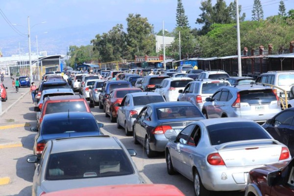 FOTOS: Así inició la jornada de vacunación de adultos mayores contra el covid en la capital