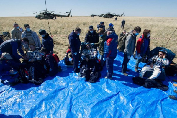 Astronautas de Estación Espacial regresan a la Tierra en plena pandemia