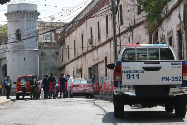 Llanto e impotencia: el asesinato de un taxista en el barrio La Hoya (Fotos)