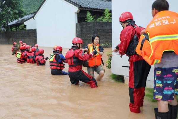 FOTOS: Devastadoras lluvias en China dejan muertos y desplazados