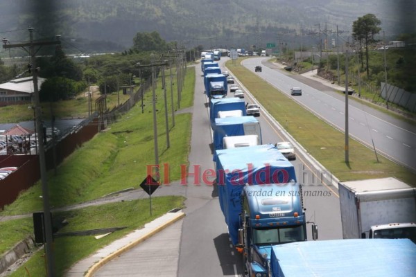 Así se realizó el traslado de los primeros módulos del hospital móvil de Tegucigalpa