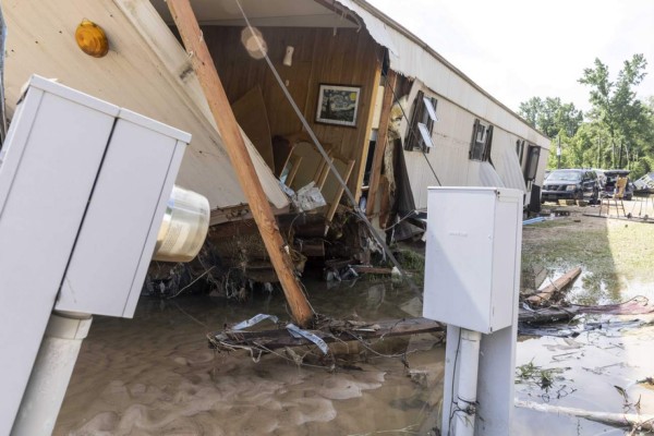 FOTOS: Una decena de muertos y caos deja Claudette a su paso por Alabama  