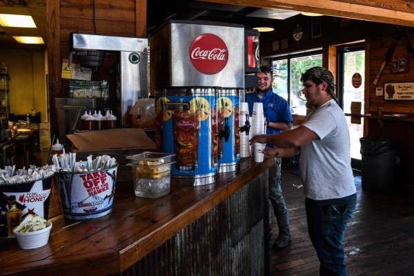 FOTOS: Restaurantes en Georgia abren con prudencia por el Covid-19