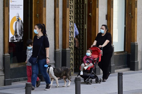 Reapertura y uso obligatorio de mascarillas en España en imágenes