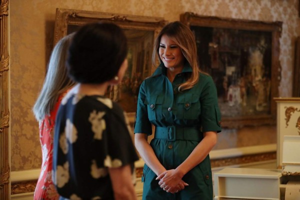 Fotos: Los relajados looks de Melania Trump y Akie Abe, la esposa del primer ministro japonés