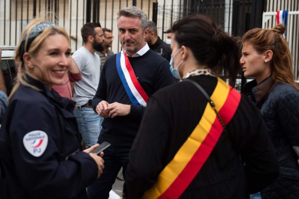 FOTOS: Policía francesa sale a las calles para rechazar acusaciones de racismo