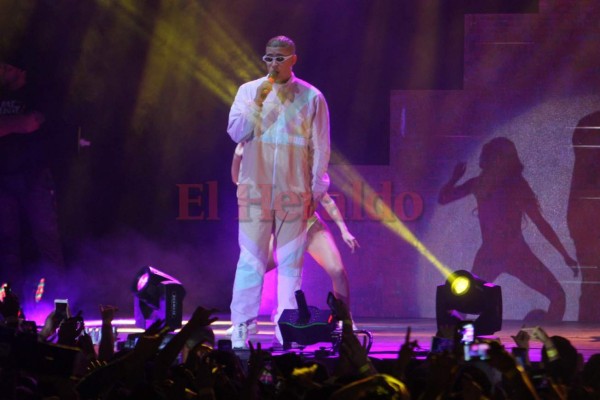 Así fue el espectacular show urbano que ofreció Bad Bunny en Honduras