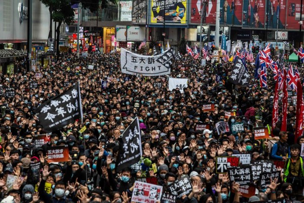 FOTOS: Hong Kong entra en 2020 con masivas y tensas manifestaciones   