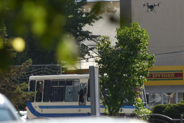 FOTOS: Tensión y zozobra en Ucrania por toma de rehenes en un bus