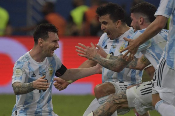 ¡Histórico! Así celebró Messi su primer título con Argentina tras ganar la Copa América