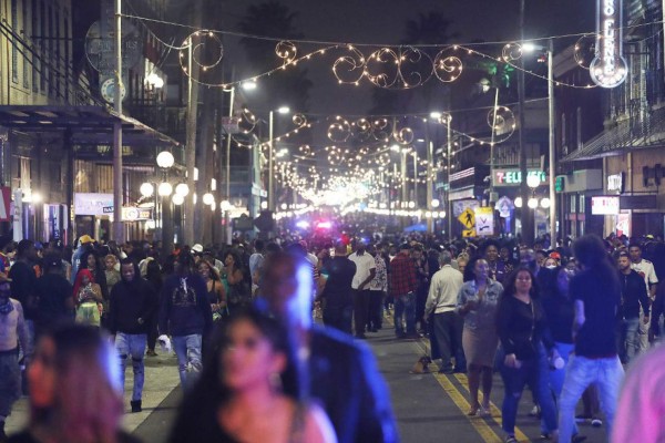 FOTOS: Festejos e irresponsabilidad en Tampa, Florida, previo al Super Bowl LV