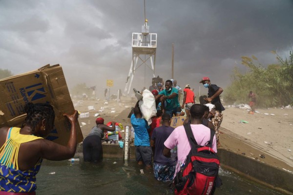 Desesperanza y miedo: imágenes de la odisea de haitianos en la frontera de EEUU