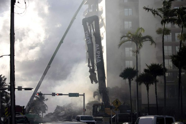 Desesperada búsqueda de sobrevivientes en edificio de Miami (FOTOS)