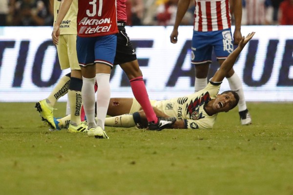 Las escalofriantes fotos de la grave lesión de Giovani dos Santos en el clásico América vs Chivas