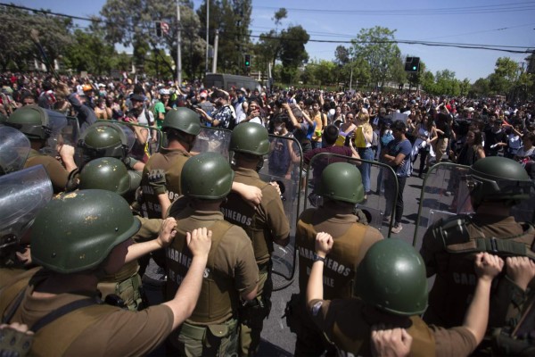 FOTOS: Miles marchan en quinta jornada de protestas en Chile