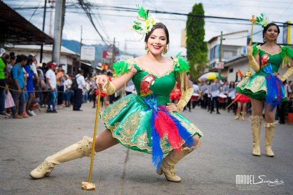 Glamorosas, así son las palillonas de Danlí que causan sensación en redes