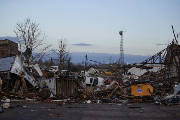 Impresionantes imágenes de la tragedia de los tornados en Estados Unidos