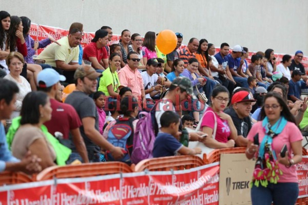 Así se vive la Vuelta Ciclística Infantil de El Heraldo 2017