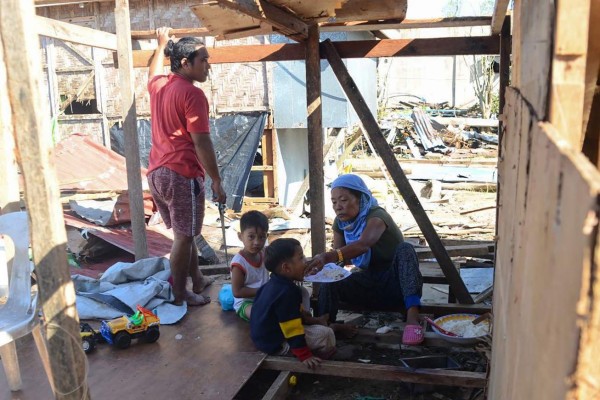 Las imágenes del devastador tifón que dejó al menos 28 muertos en Filipinas