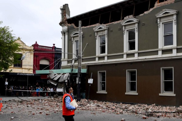 Edificios derrumbados y postes a punto de caer: los daños tras el sismo en Australia