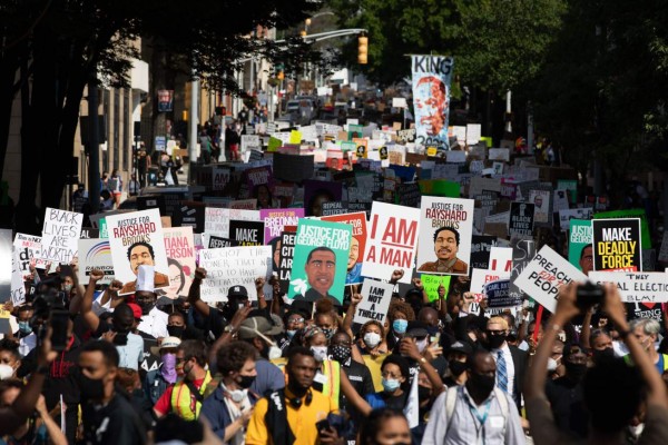 'Hartos de que nos maten': marchan en Atlanta contra el racismo en EEUU (FOTOS)  