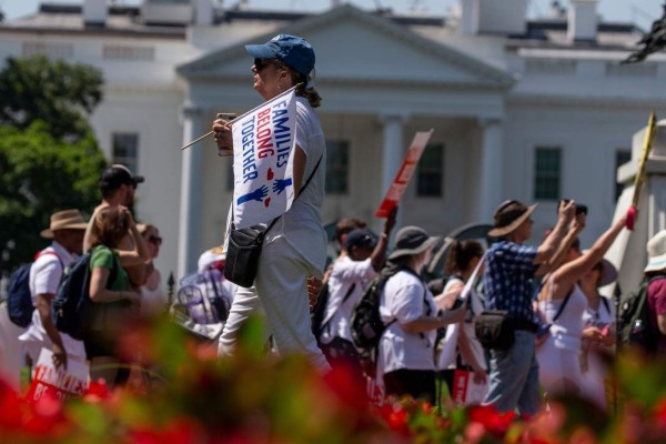 Estados Unidos sale a las calles para protestar por las duras políticas antiinmigrantes de Donald Trump