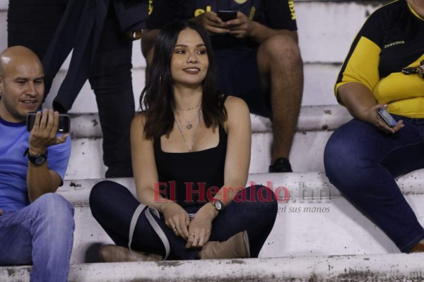 FOTOS: Bellas mujeres en la fecha 2 del Clausura