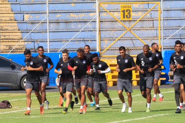 FOTOS: Motivados y pensando en el Comunicaciones, así entrenó Olimpia