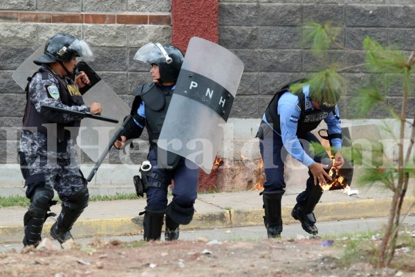 Las 15 imágenes más impactantes que dejó el 'Día de Capucha' en UNAH