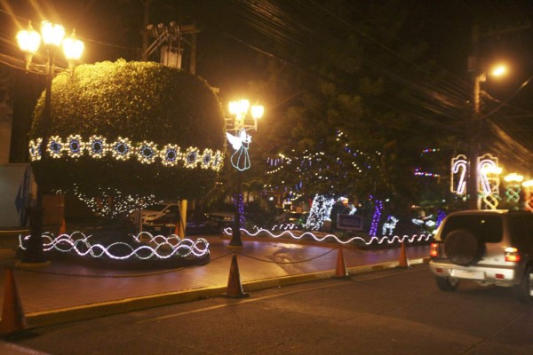 El espíritu de la Navidad ilumina Tegucigalpa