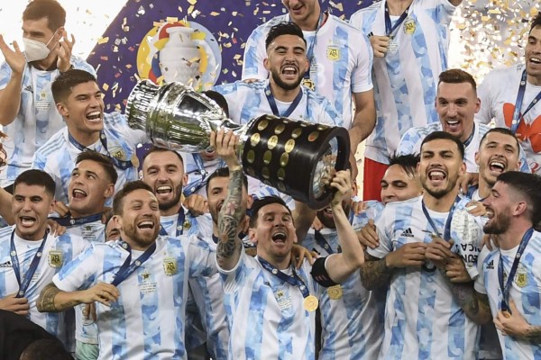 ¡Histórico! Así celebró Messi su primer título con Argentina tras ganar la Copa América