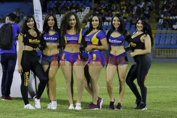 Bellas catrachas adornan el duelo Real España vs Olimpia en el estadio Morazán