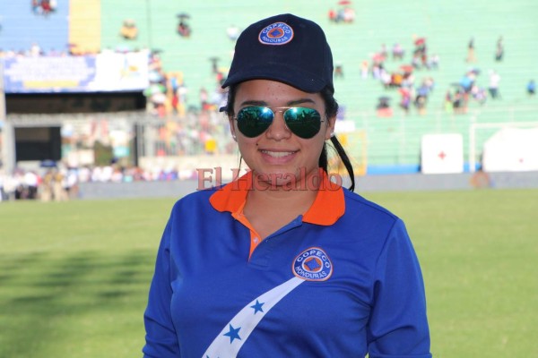 FOTO: Mujeres bellas invadieron el Estadio Nacional en las fiestas patrias 2017