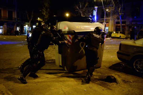 FOTOS: Protestas en Cataluña tras el arresto del expresidente Carles Puigdemont en Alemania