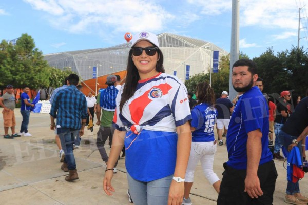 ¡Linduras! Ellas adornan el BBVA Compass en la segunda jornada de la Copa Oro