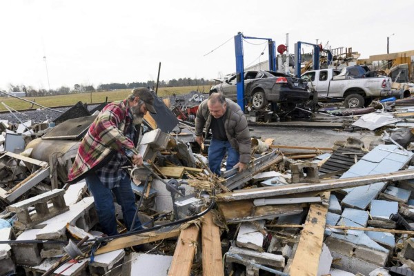 Impresionantes imágenes de la tragedia de los tornados en Estados Unidos