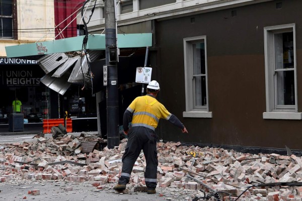 Edificios derrumbados y postes a punto de caer: los daños tras el sismo en Australia