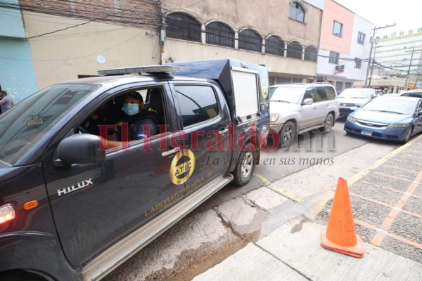 Esposado y con chaleco, así fue trasladado Marco Bográn tras ser capturado (FOTOS)