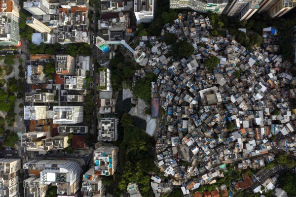 La batalla perdida de las favelas latinoamericanas contra el coronavirus (FOTOS)