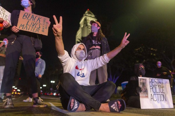 FOTOS: Ni el mal clima frena protestas antirracistas en Estados Unidos